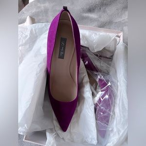 SJP purple suade fawn pump. Brand new. Never worn.